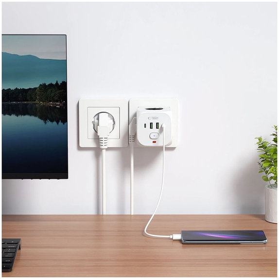 Chargeur secteur PCL3X4 Power Socket 2 USB & 2 USB-C & 3 Socket, blanche, Tech-Protect