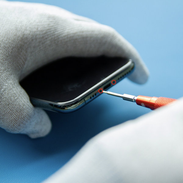 Retrait des vis pentalobes