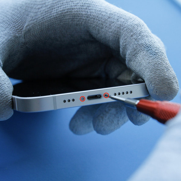 Retrait des vis pentalobes