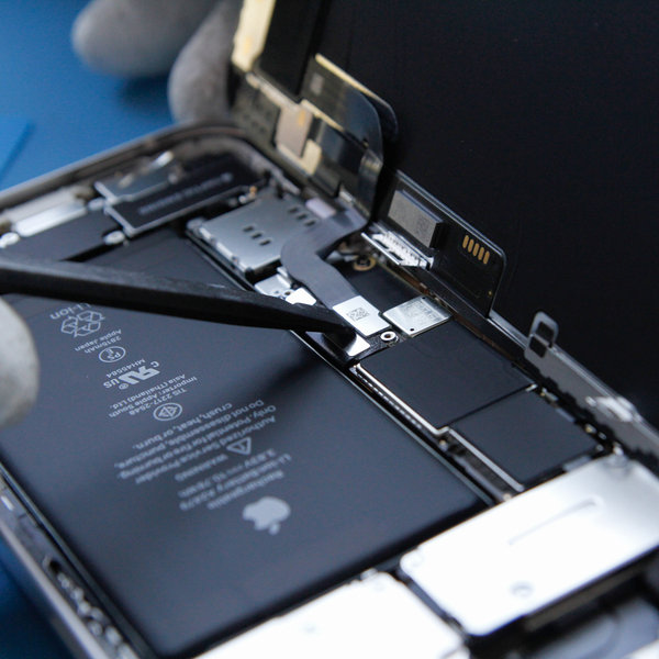 Débranchez l'écran OLED + le numériseur